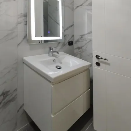 Апартаменты Spacious Comfortable Дуррес